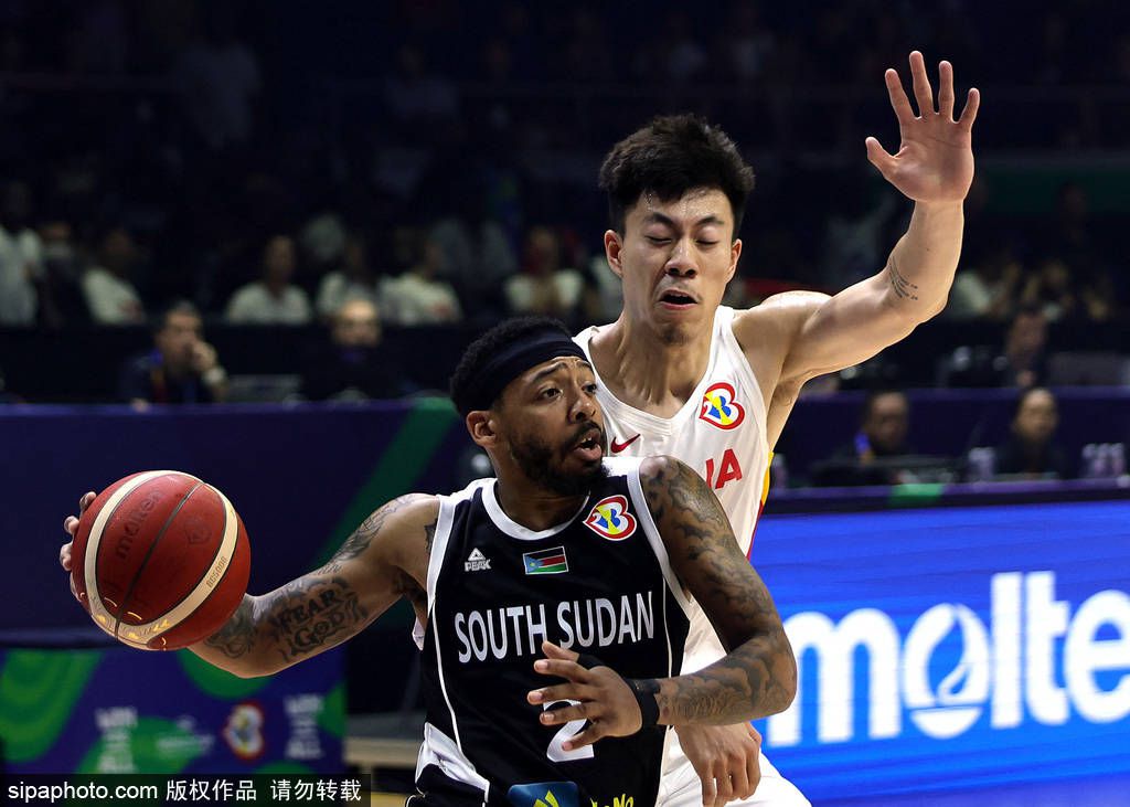 CBA 江苏肯帝亚107-78南京头排苏酒CBA 九台农商银行104-104浙江稠州事件国足vs中国香港首发：4-4-2，刘殿座、吴曦、刘彬彬、韦世豪先发中国男足vs中国香港男足的封闭热身赛正在进行。